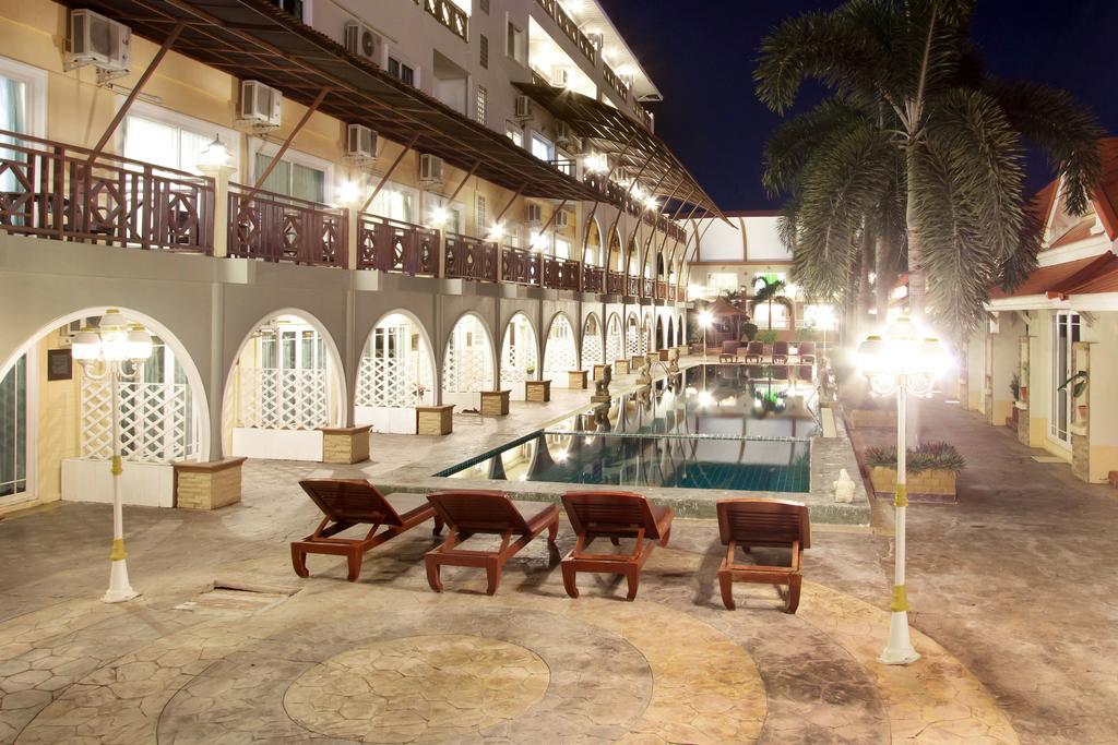 D Varee Xpress Hillside Hua Hin Ча Ам Екстериор снимка