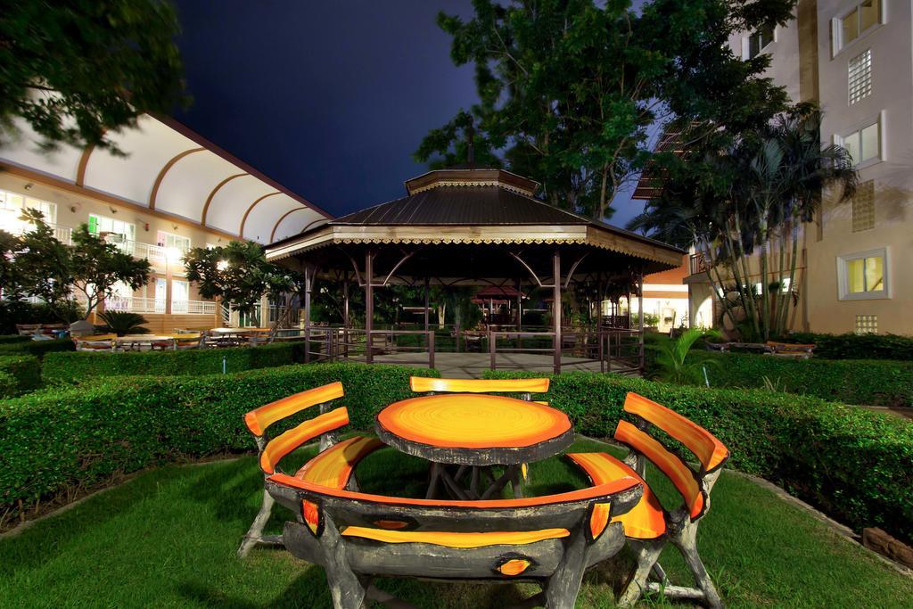 D Varee Xpress Hillside Hua Hin Ча Ам Екстериор снимка